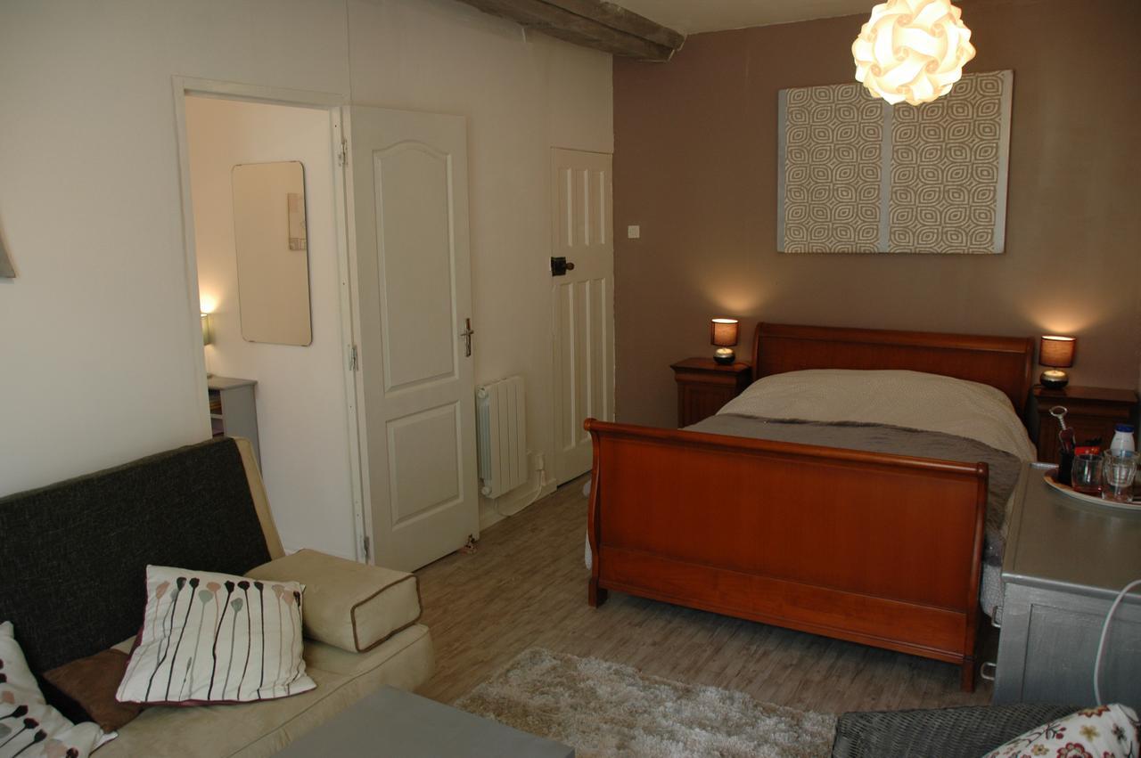 Bed and Breakfast La Vieille Ferme à Fresne-la-Mere Extérieur photo