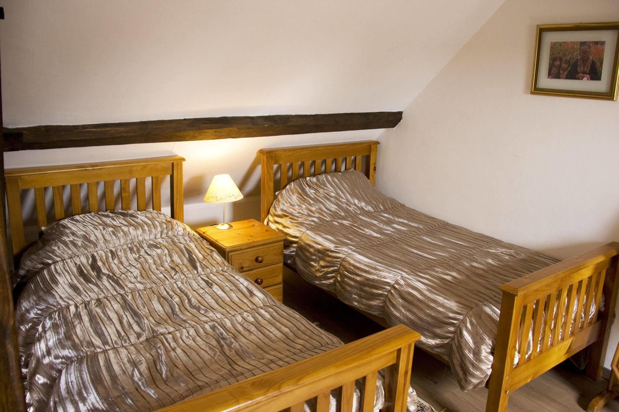 Bed and Breakfast La Vieille Ferme à Fresne-la-Mere Extérieur photo